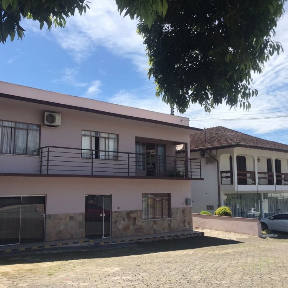 Apartamento + Sala Comercial