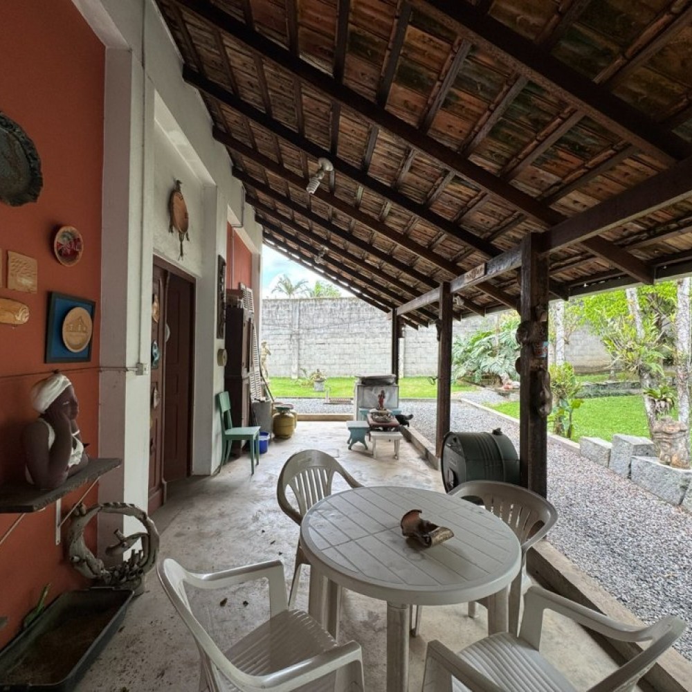 Terreno com casa / construo 