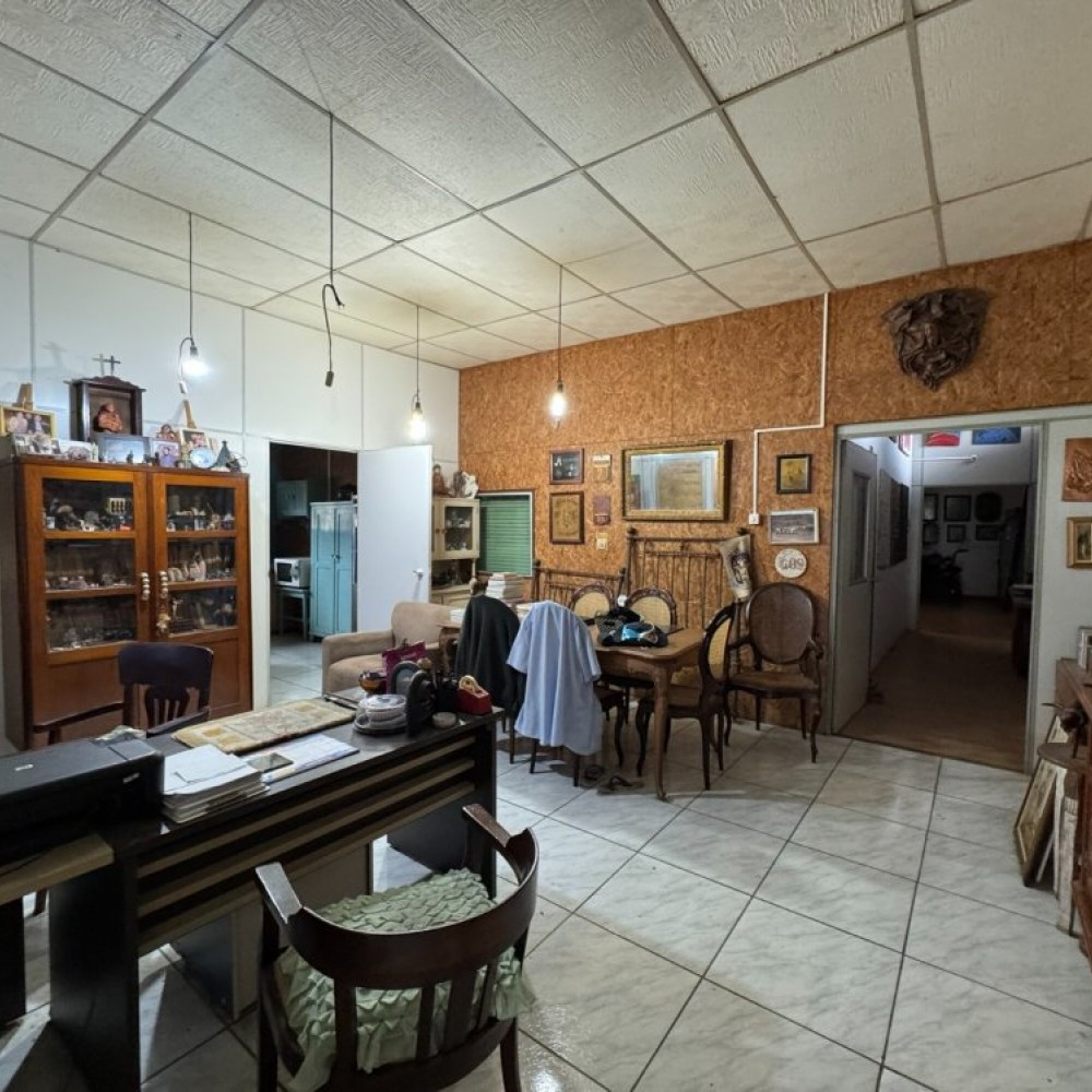 Terreno com casa / construo 