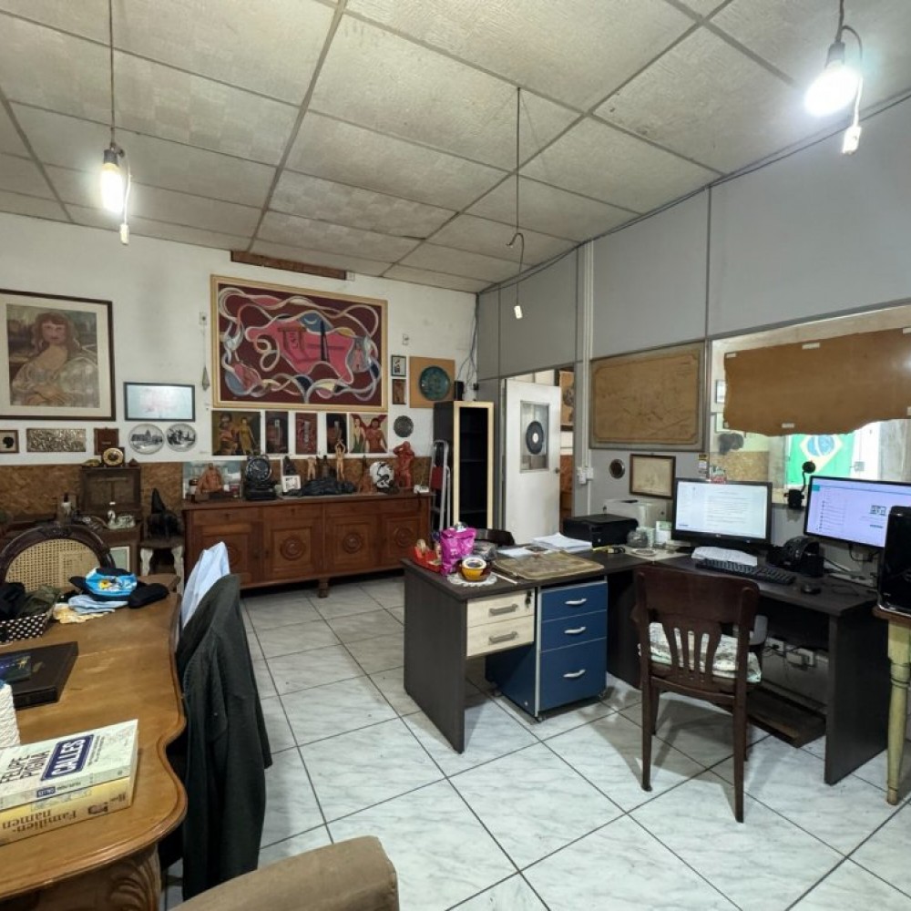 Terreno com casa / construo 