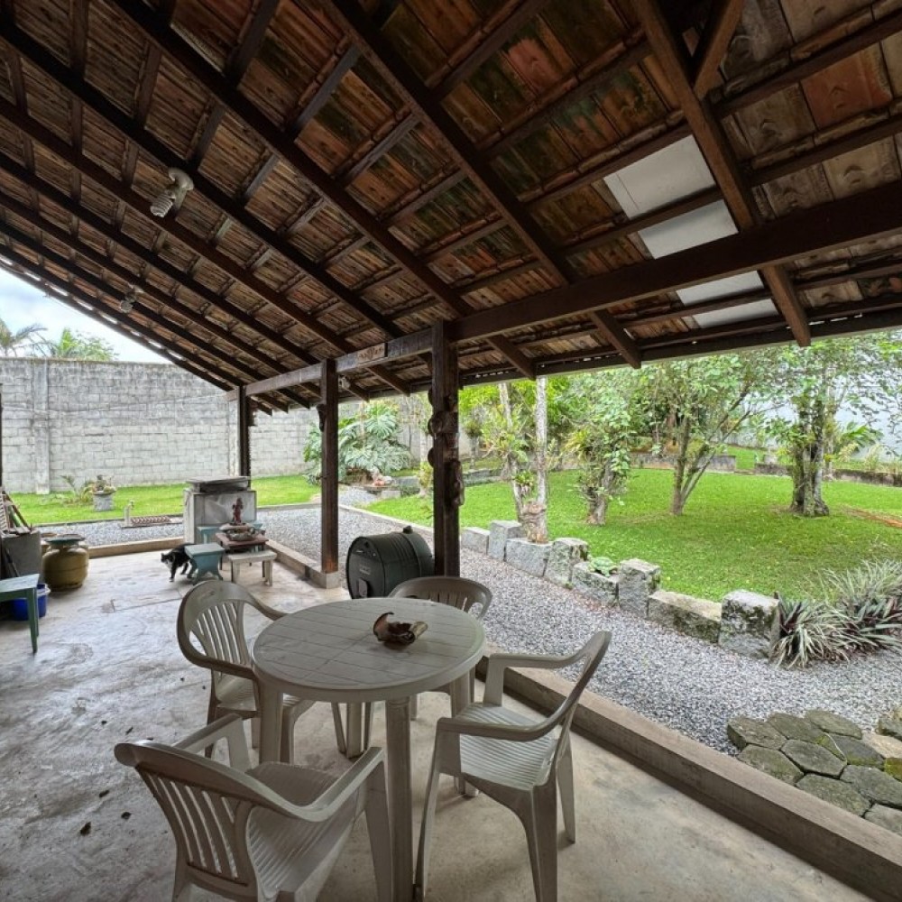 Terreno com casa / construo 