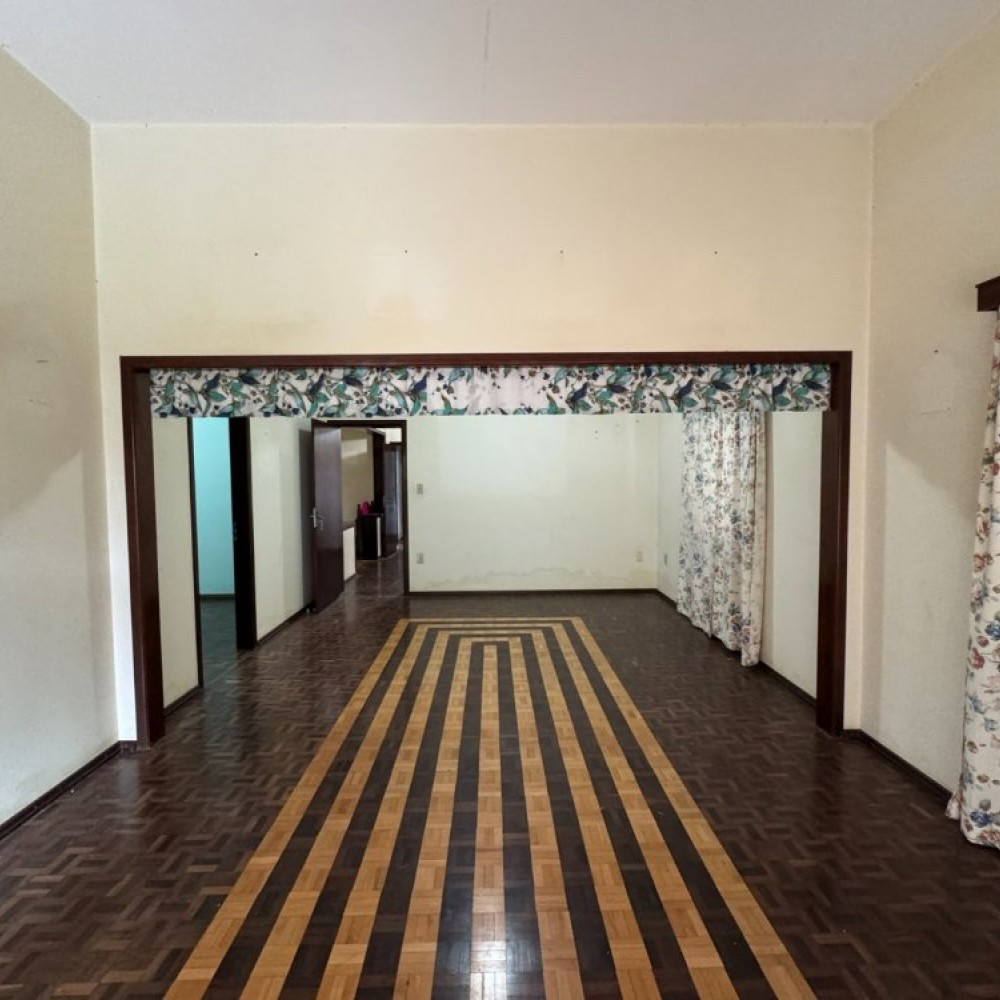 Terreno com casa / construo 
