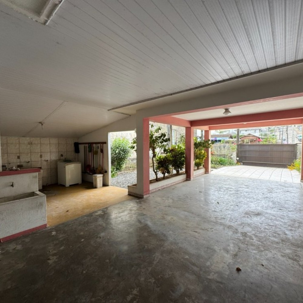 Terreno com casa / construo 