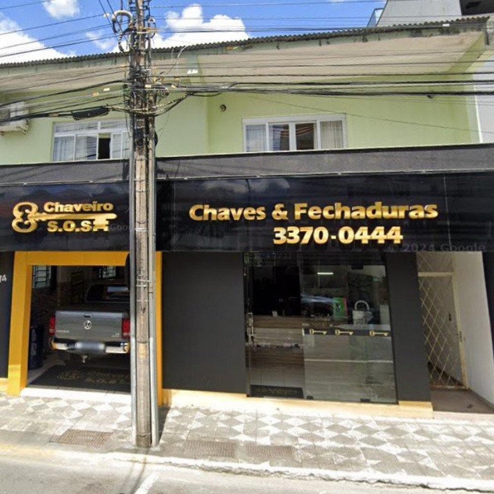 Vende-se Apartamento + Sala Comercial em Jaragu 
