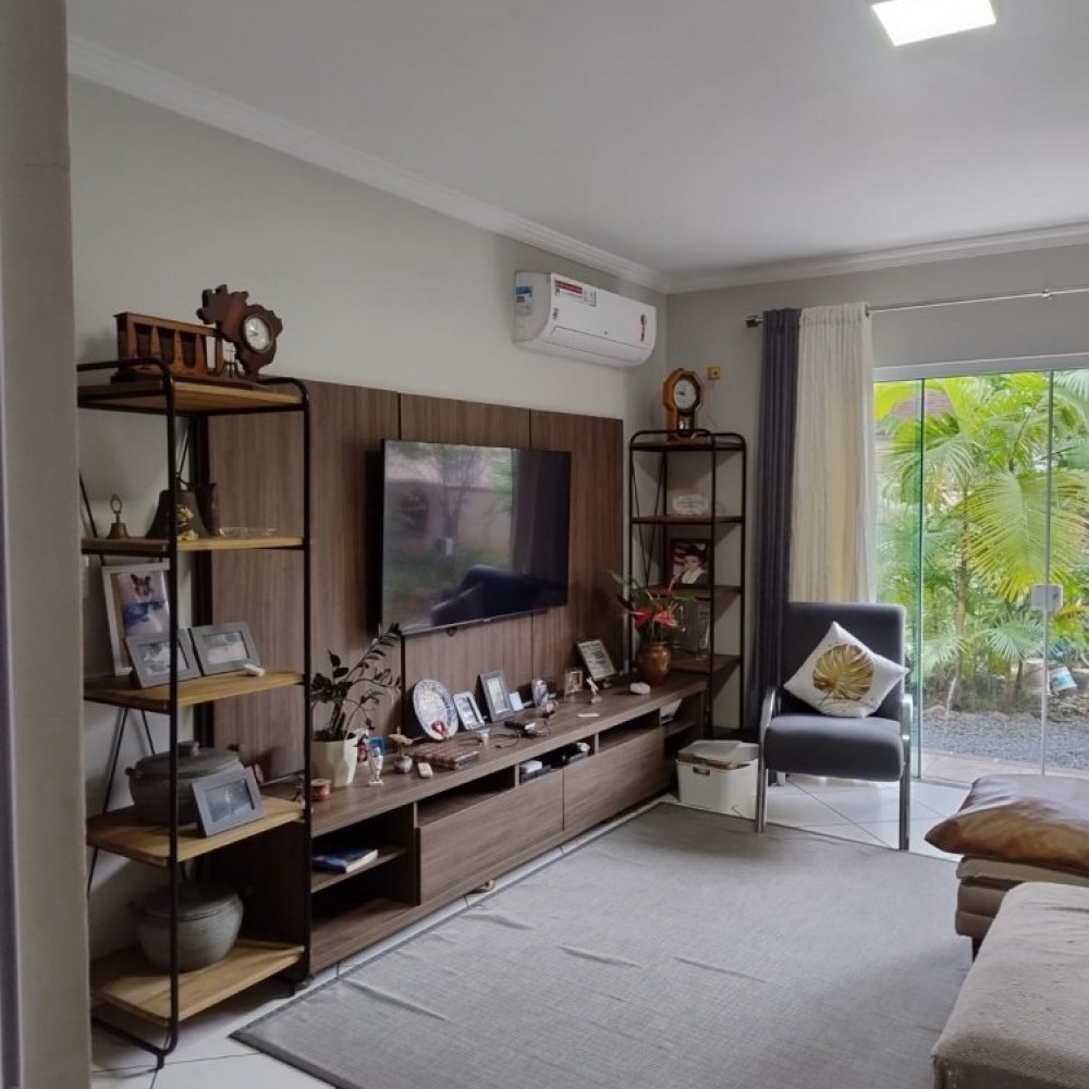 Casa residencial - Bairro Chico de Paulo - Jaragu�