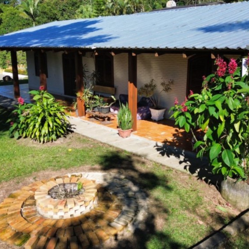 CASA NO BAIRRO SANTA LUZIA 