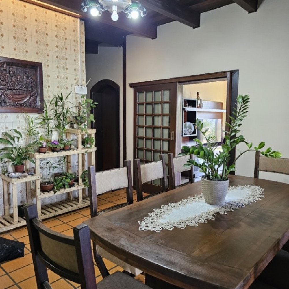 CASA NO BAIRRO SANTA LUZIA 