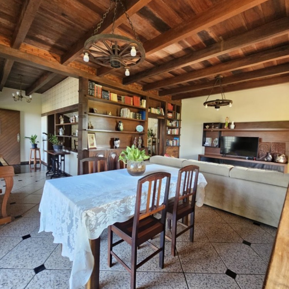 CASA NO BAIRRO SANTA LUZIA 