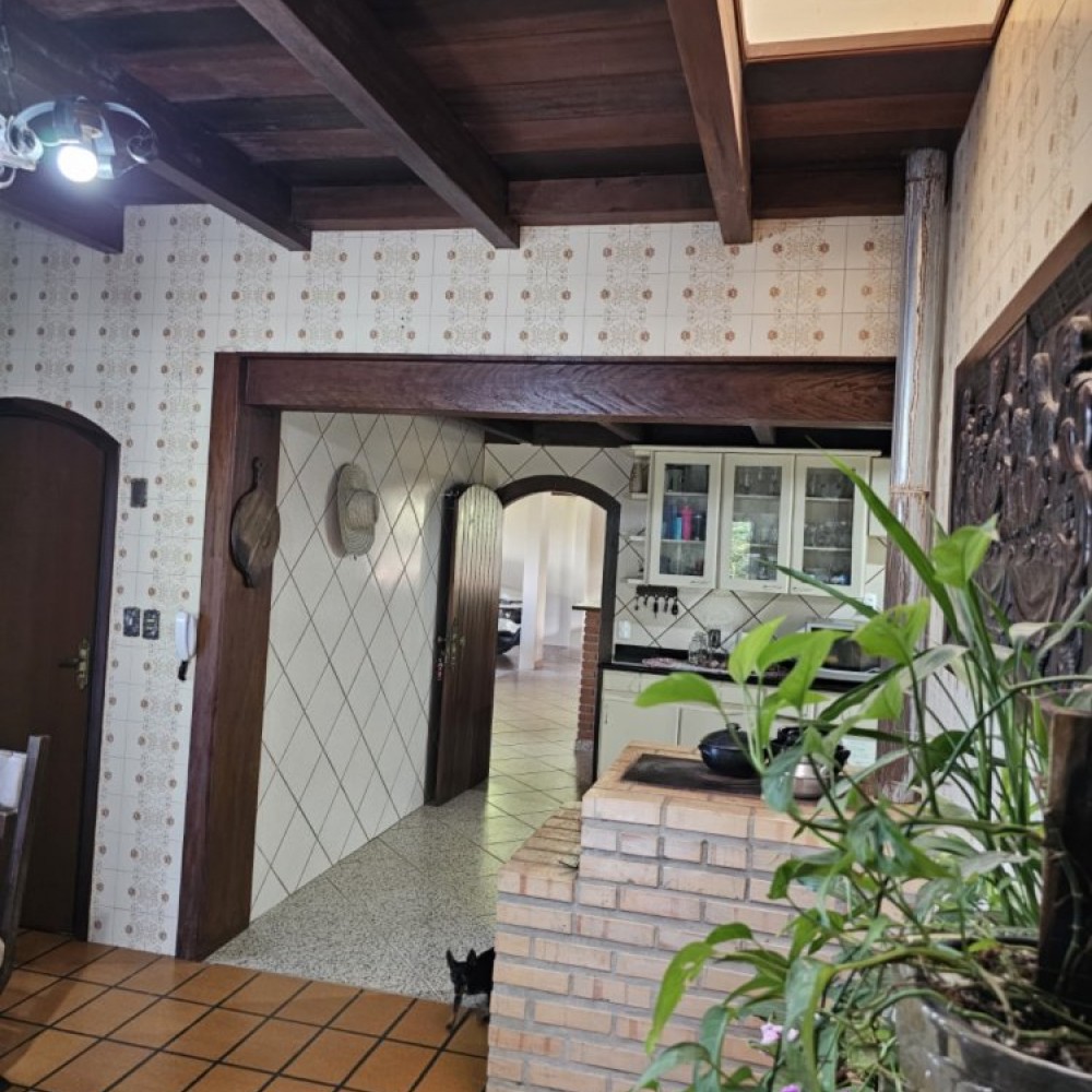 CASA NO BAIRRO SANTA LUZIA 