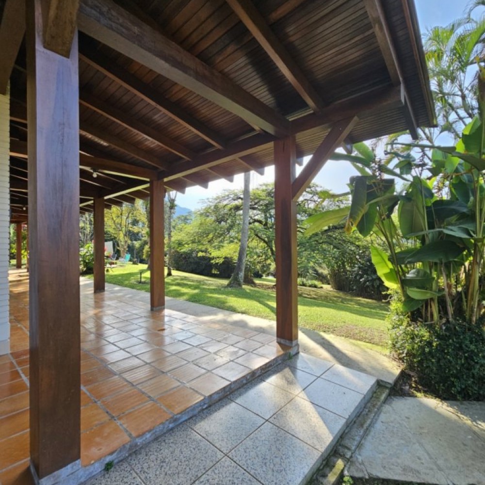 CASA NO BAIRRO SANTA LUZIA 