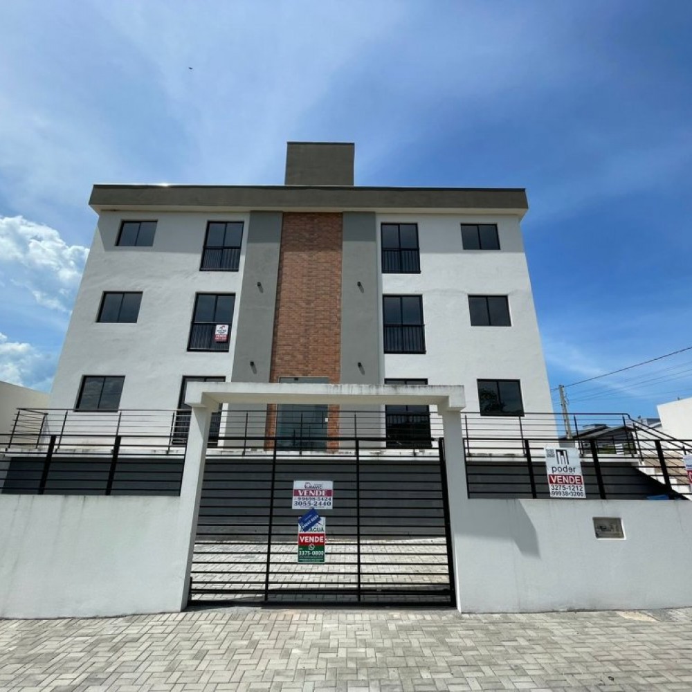 Apartamento com Su�te em Nereu Ramos � Venda