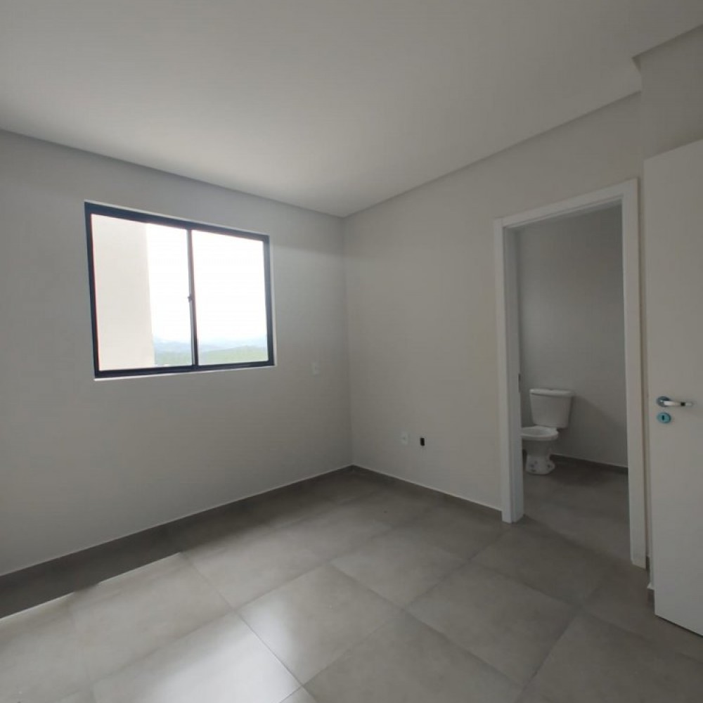 Apartamento com Su�te em Nereu Ramos � Venda