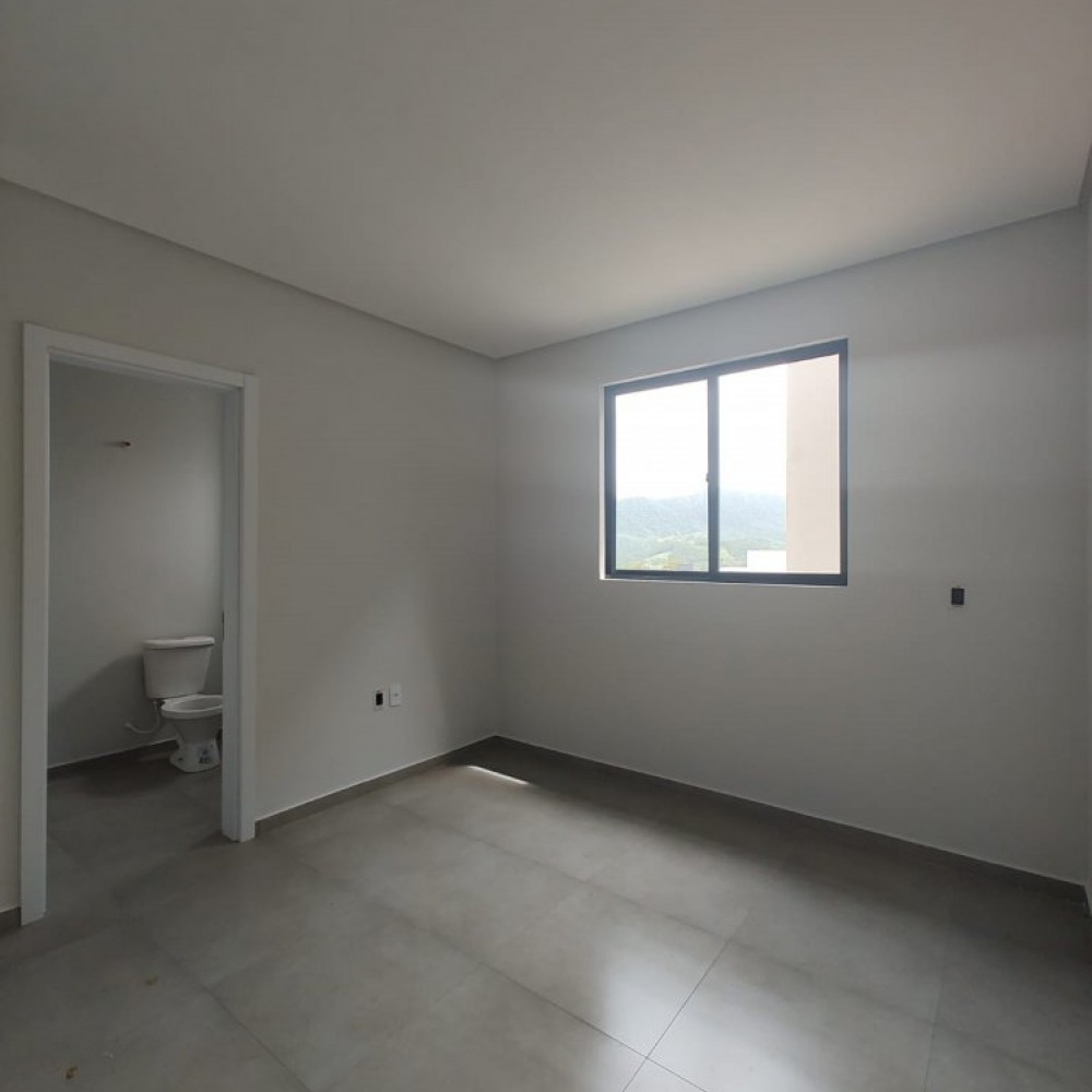 Apartamento com Su�te em Nereu Ramos � Venda