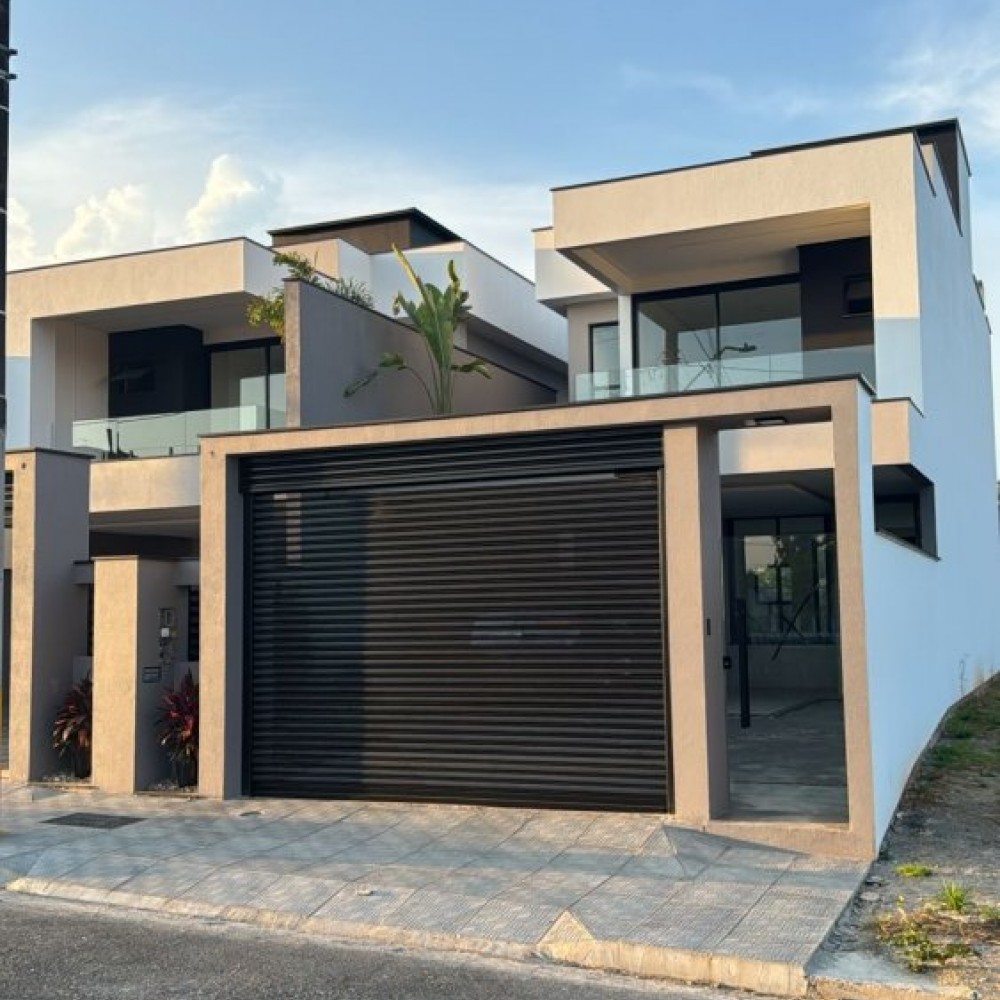 Casa com Piscina em Tr�s Rios do Norte | Jaragu� d