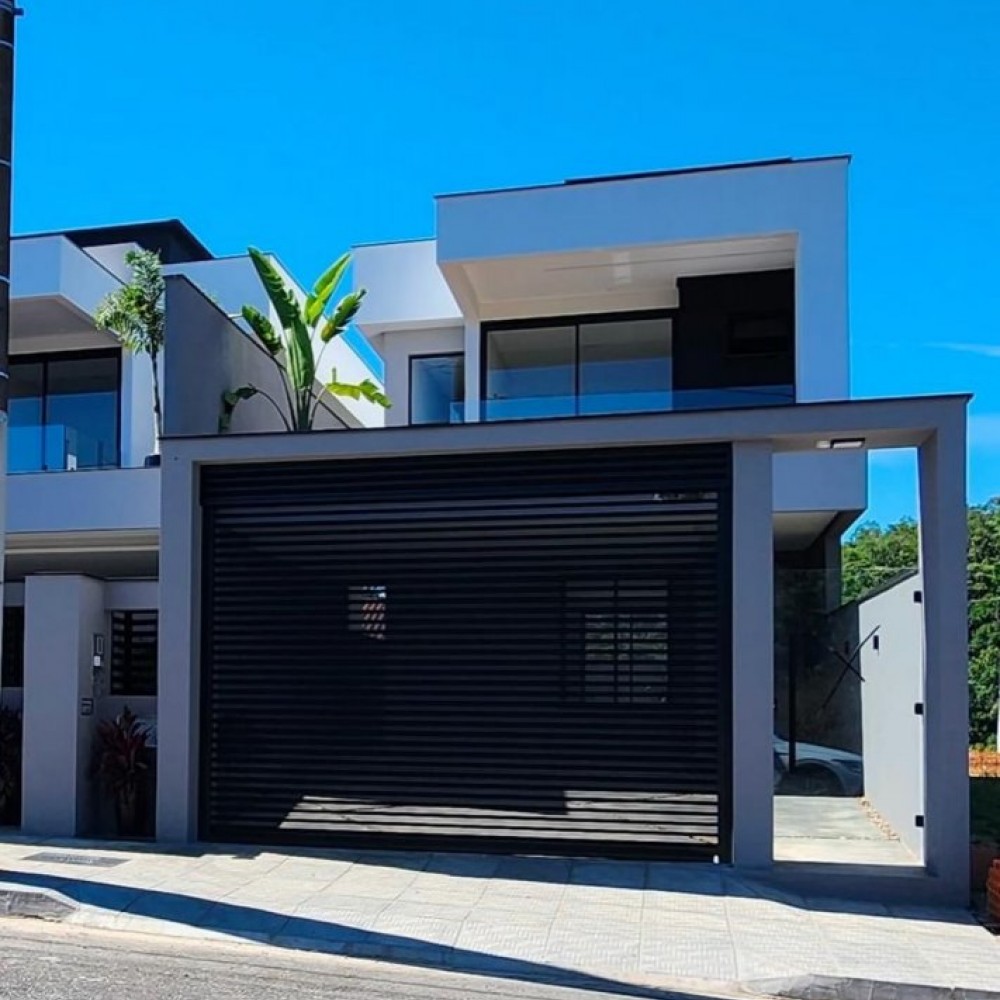 Casa com Piscina em Tr�s Rios do Norte | Jaragu� d