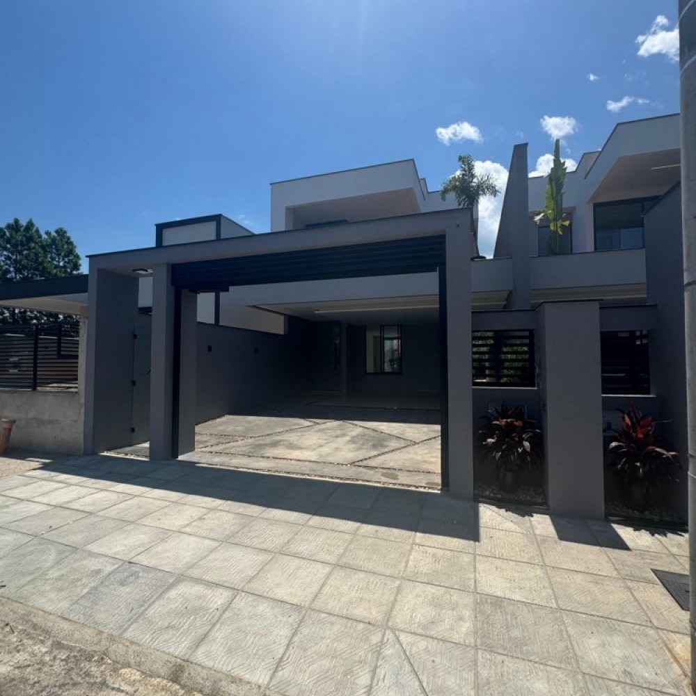 Casa com Piscina em Tr�s Rios do Norte | Jaragu� d