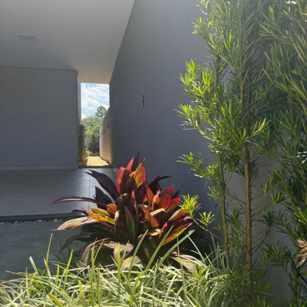 Casa com Piscina em Tr�s Rios do Norte | Jaragu� d