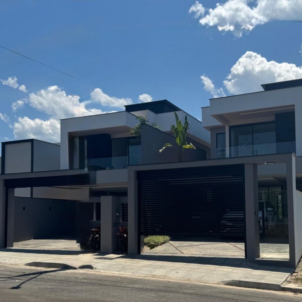 Casa com Piscina em Tr�s Rios do Norte | Jaragu� d