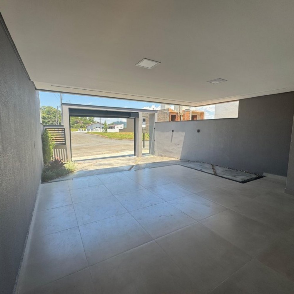 Casa com Piscina em Tr�s Rios do Norte | Jaragu� d