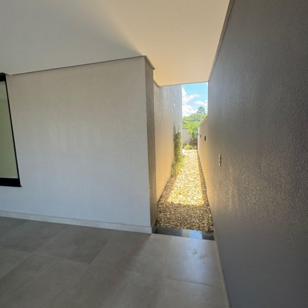 Casa com Piscina em Tr�s Rios do Norte | Jaragu� d