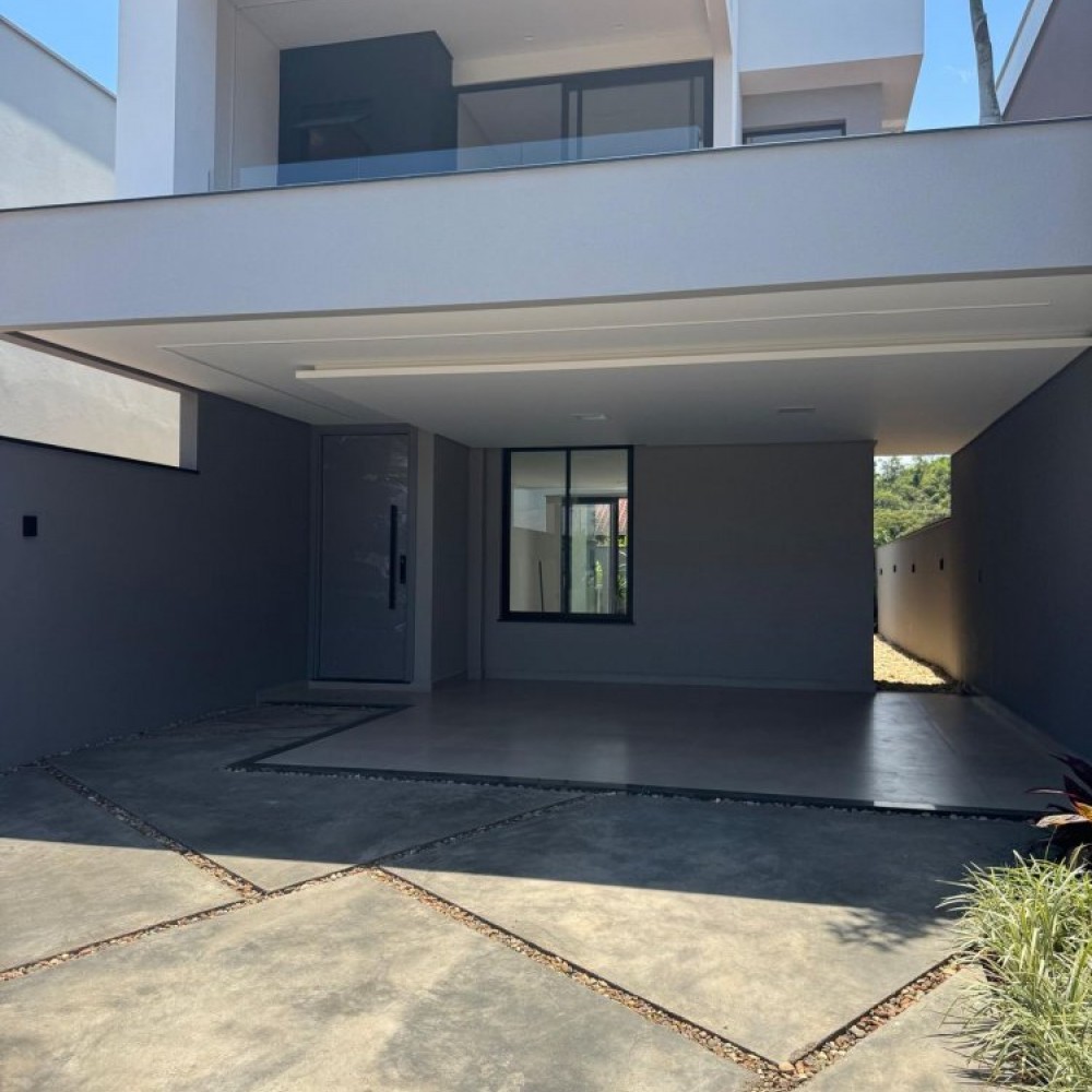 Casa com Piscina em Tr�s Rios do Norte | Jaragu� d