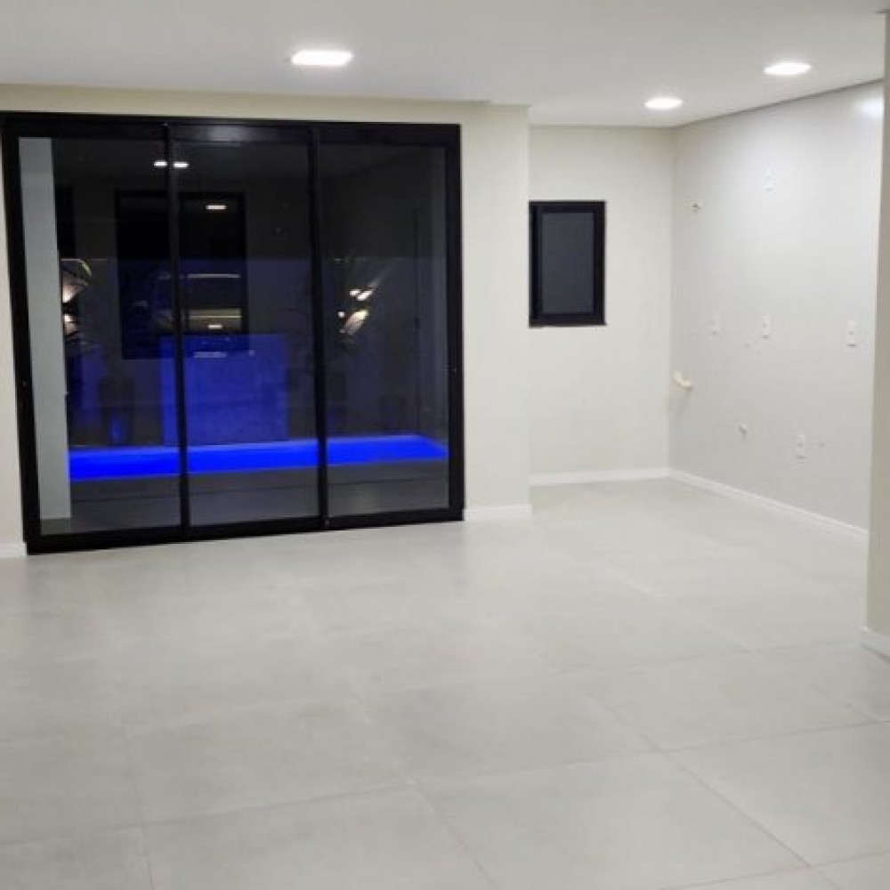 Casa com Piscina em Tr�s Rios do Norte | Jaragu� d