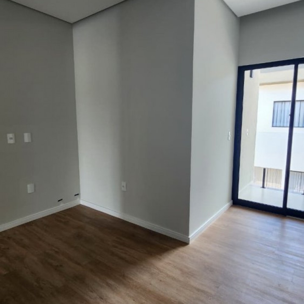 Casa com 2 Su�tes � Venda em Jaragu� do Sul
