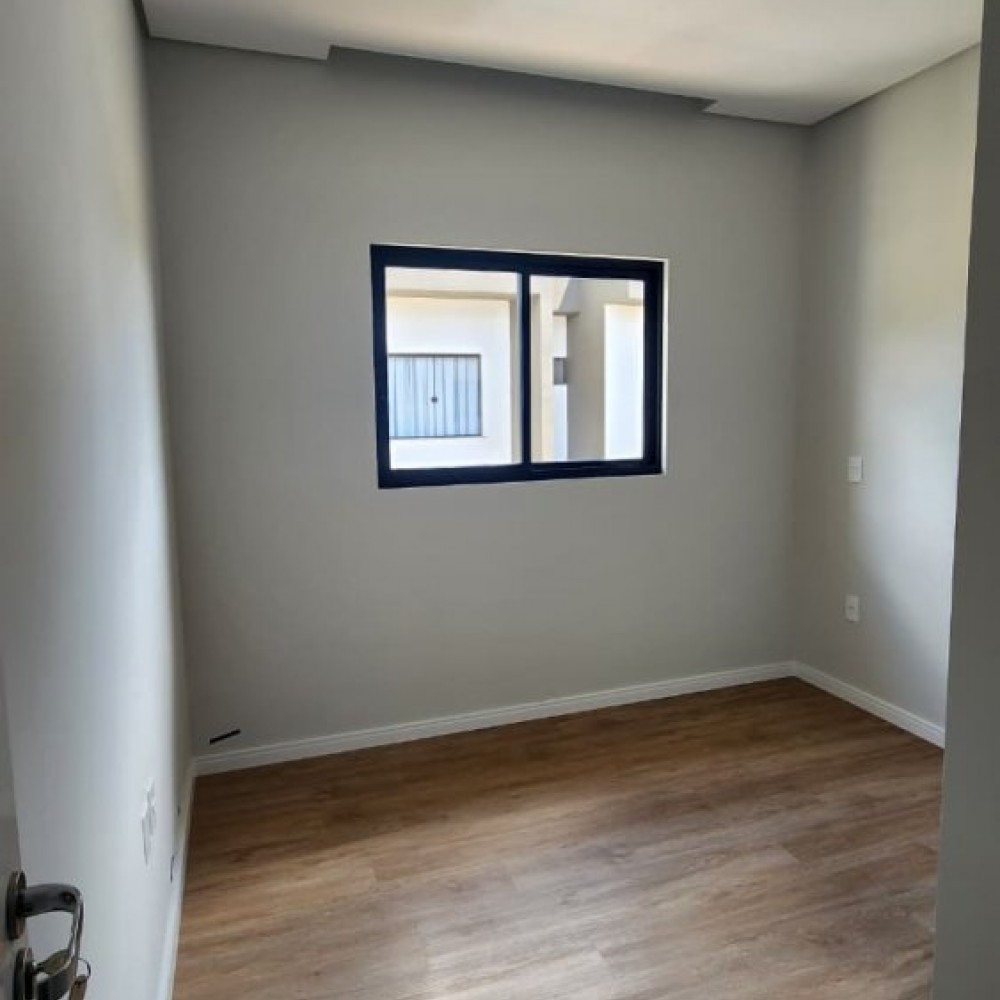 Casa com 2 Su�tes � Venda em Jaragu� do Sul