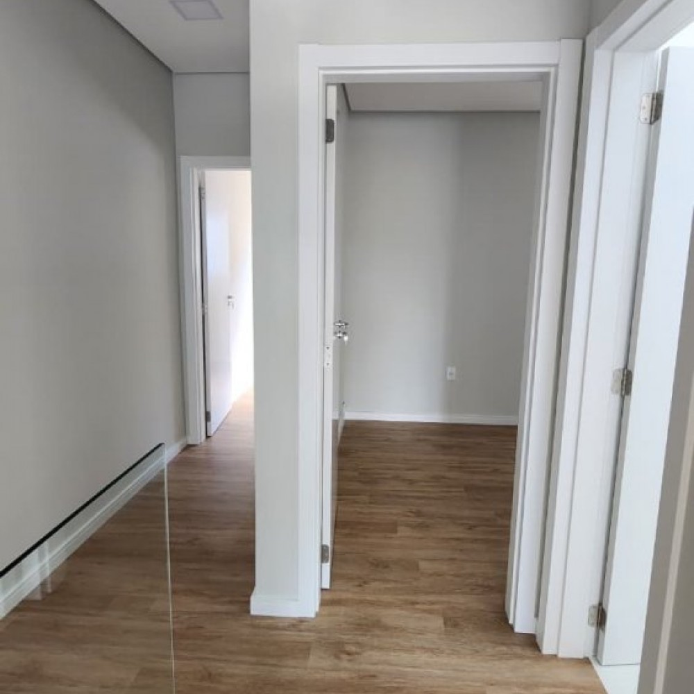 Casa com 2 Su�tes � Venda em Jaragu� do Sul