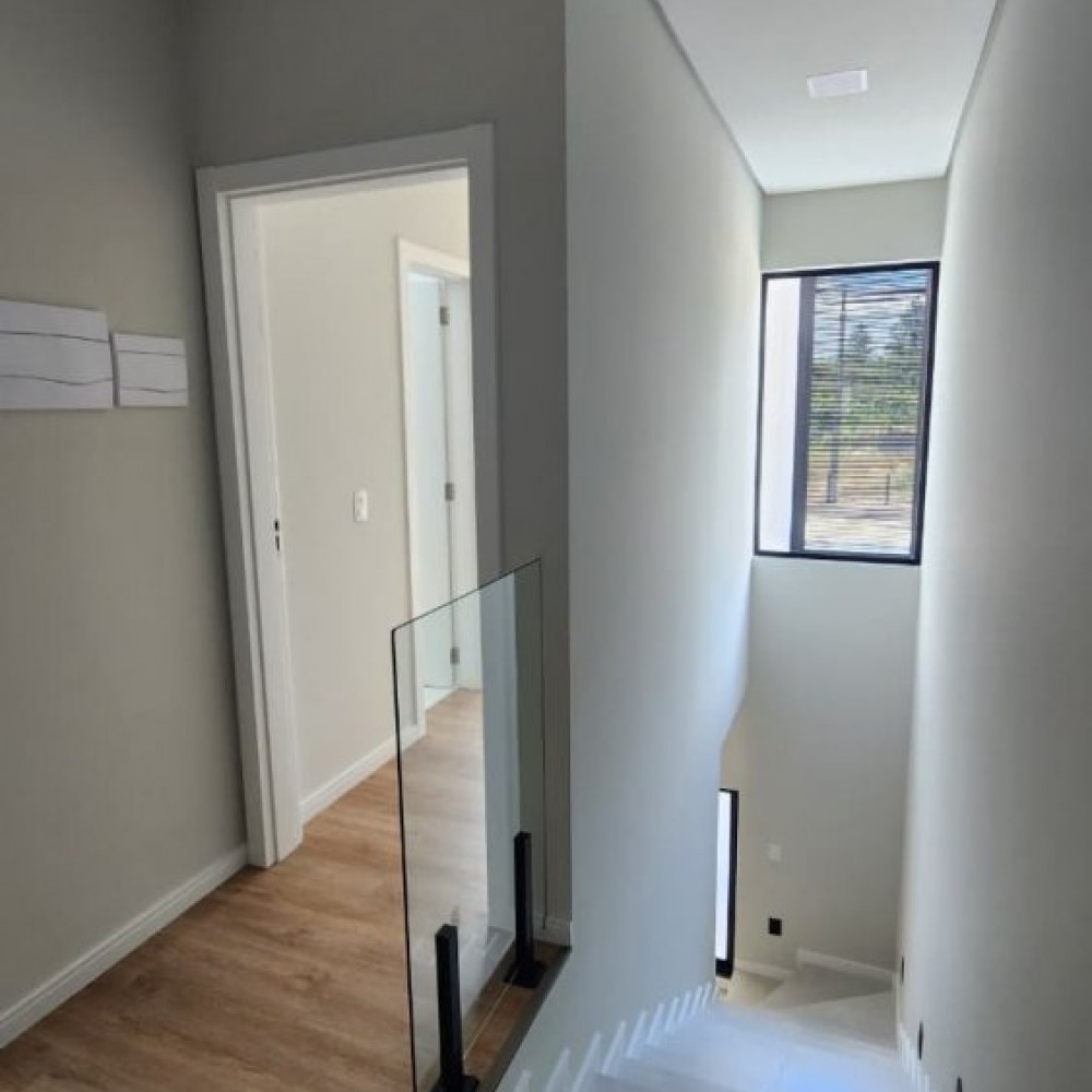 Casa com 2 Su�tes � Venda em Jaragu� do Sul