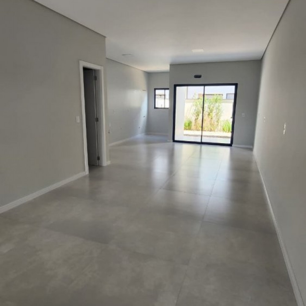 Casa com 2 Su�tes � Venda em Jaragu� do Sul