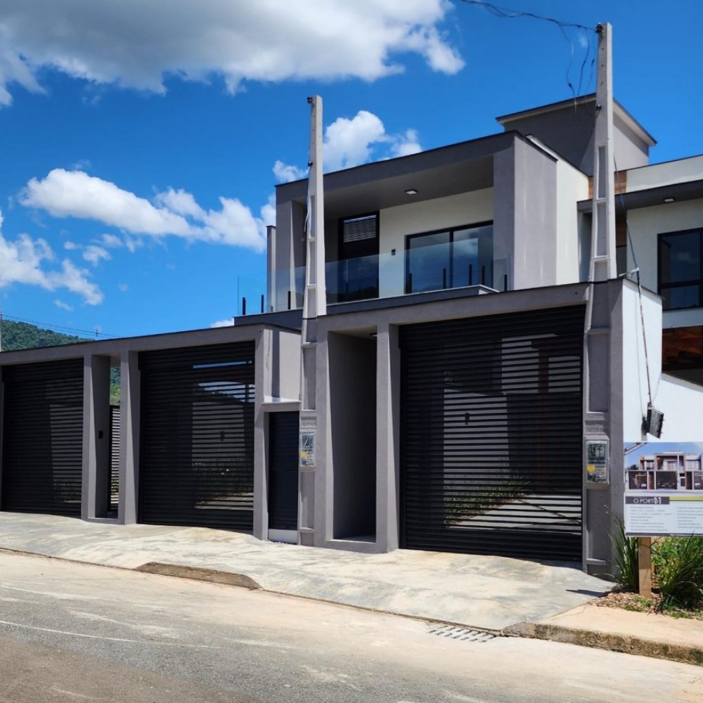Casa com 1 Su�te + 2 Quartos em Jaragu� do Sul