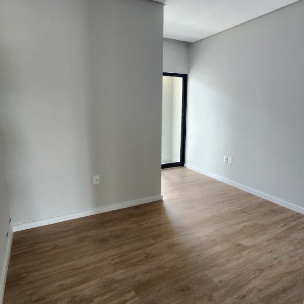 Casa com 1 Su�te + 2 Quartos em Jaragu� do Sul