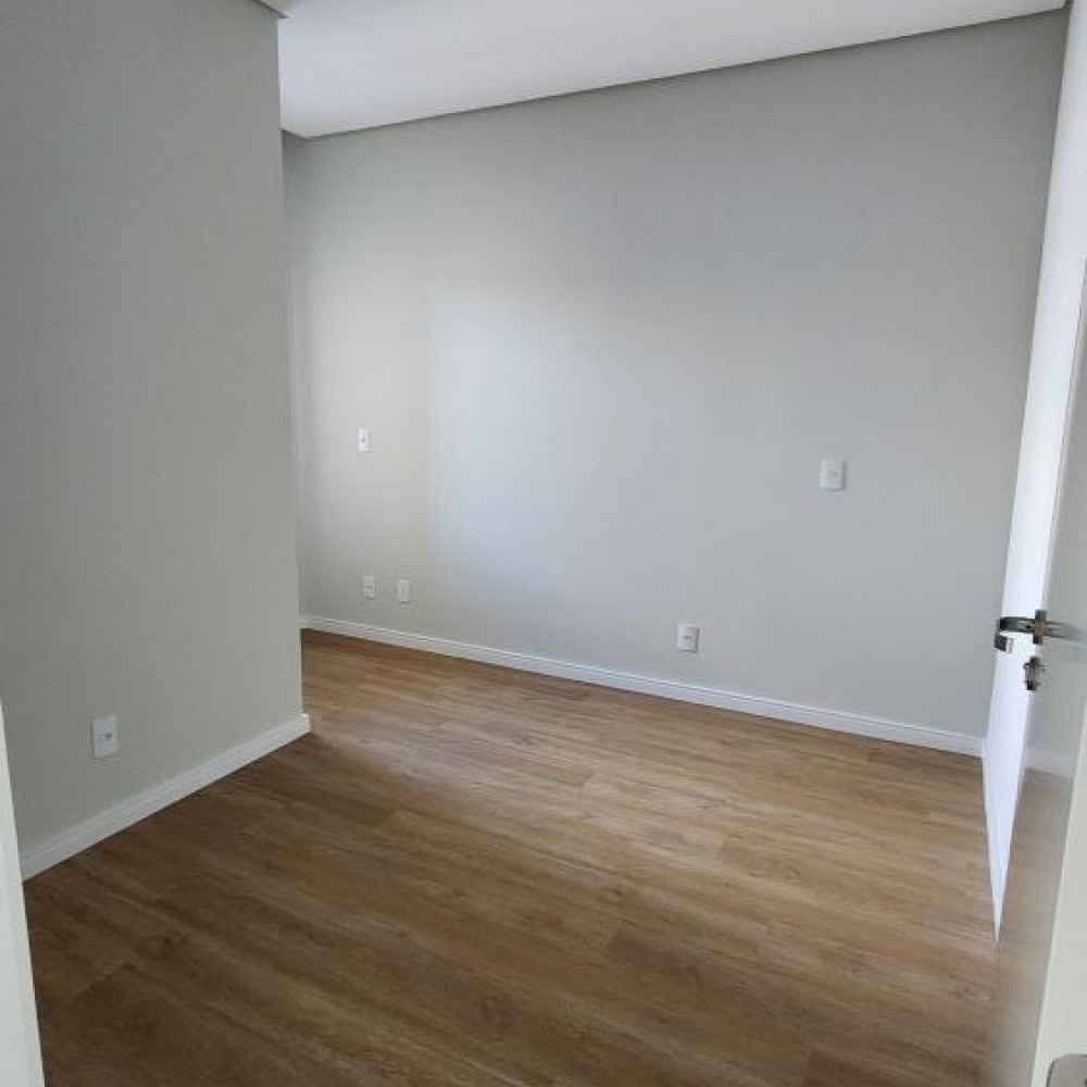 Geminado Duplex 3 Quartos � Venda em Tr�s Rios do 
