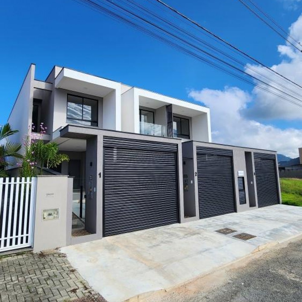 Geminado Duplex 3 Quartos � Venda em Tr�s Rios do 