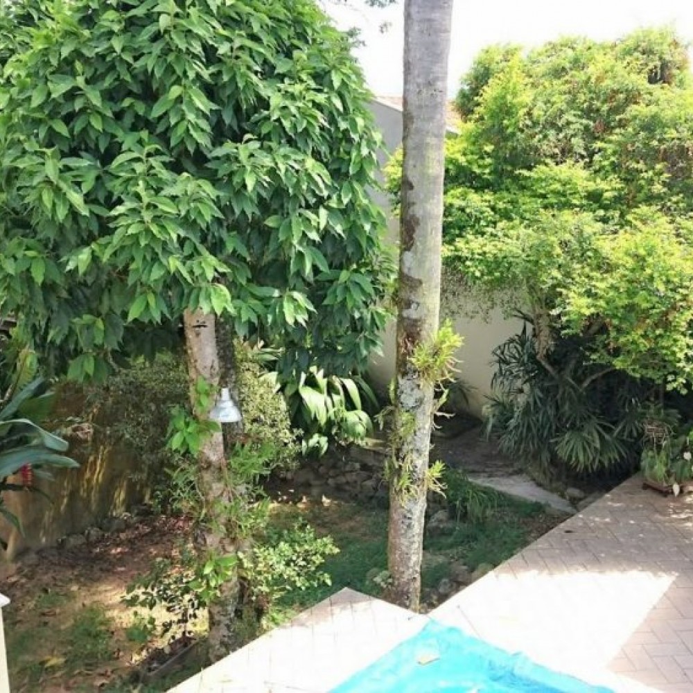 Casa com 4 Quartos e Piscina no Czerniewicz