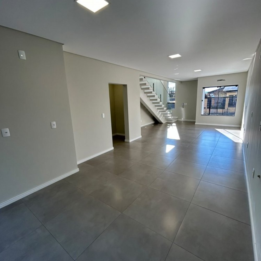 Casa com 2 Su�tes na Ilha da Figueira