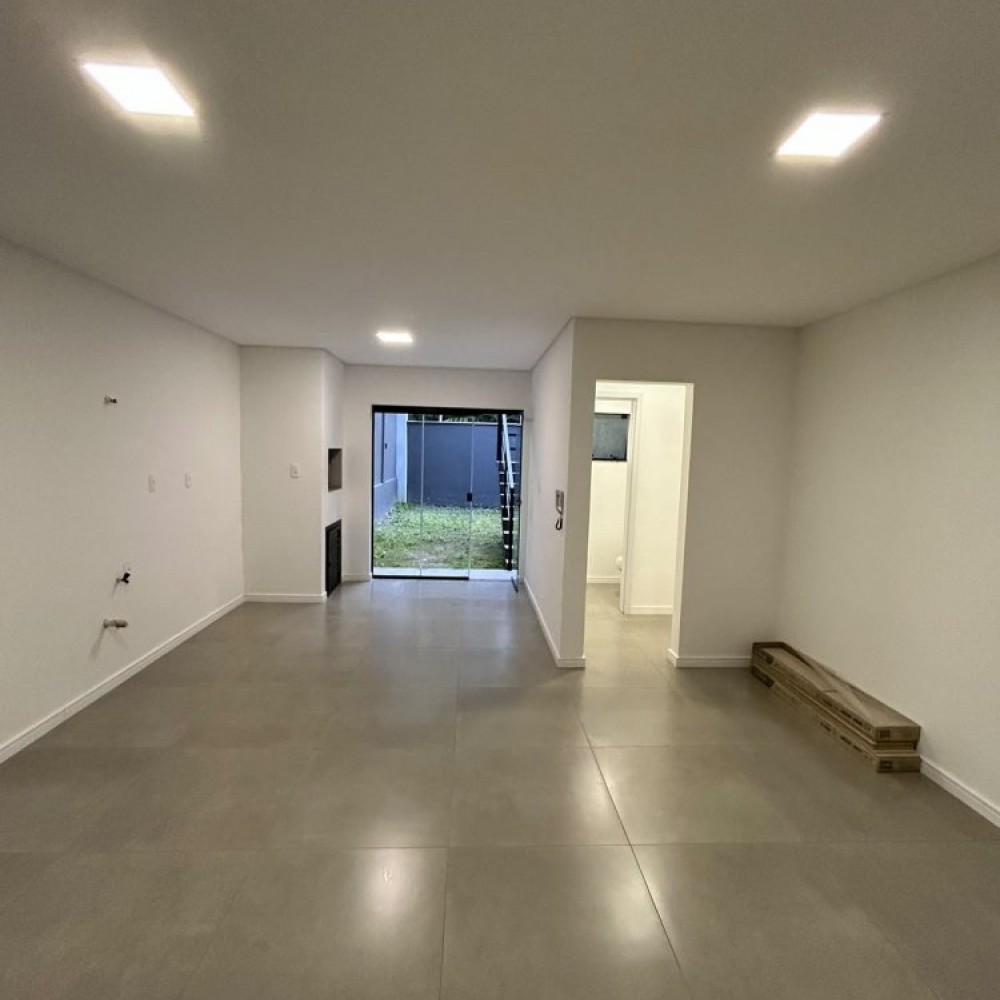 Casa com 2 Su�tes na Ilha da Figueira