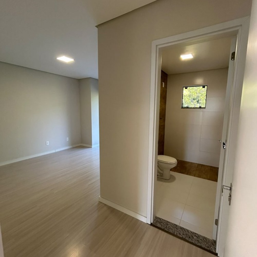 Casa com 2 Su�tes na Ilha da Figueira