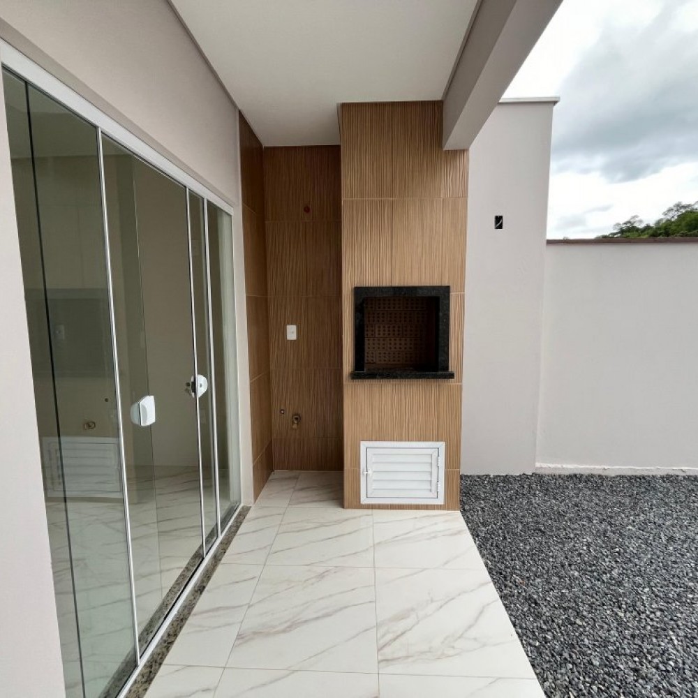 Casa Geminada com Su�te na Estrada Nova