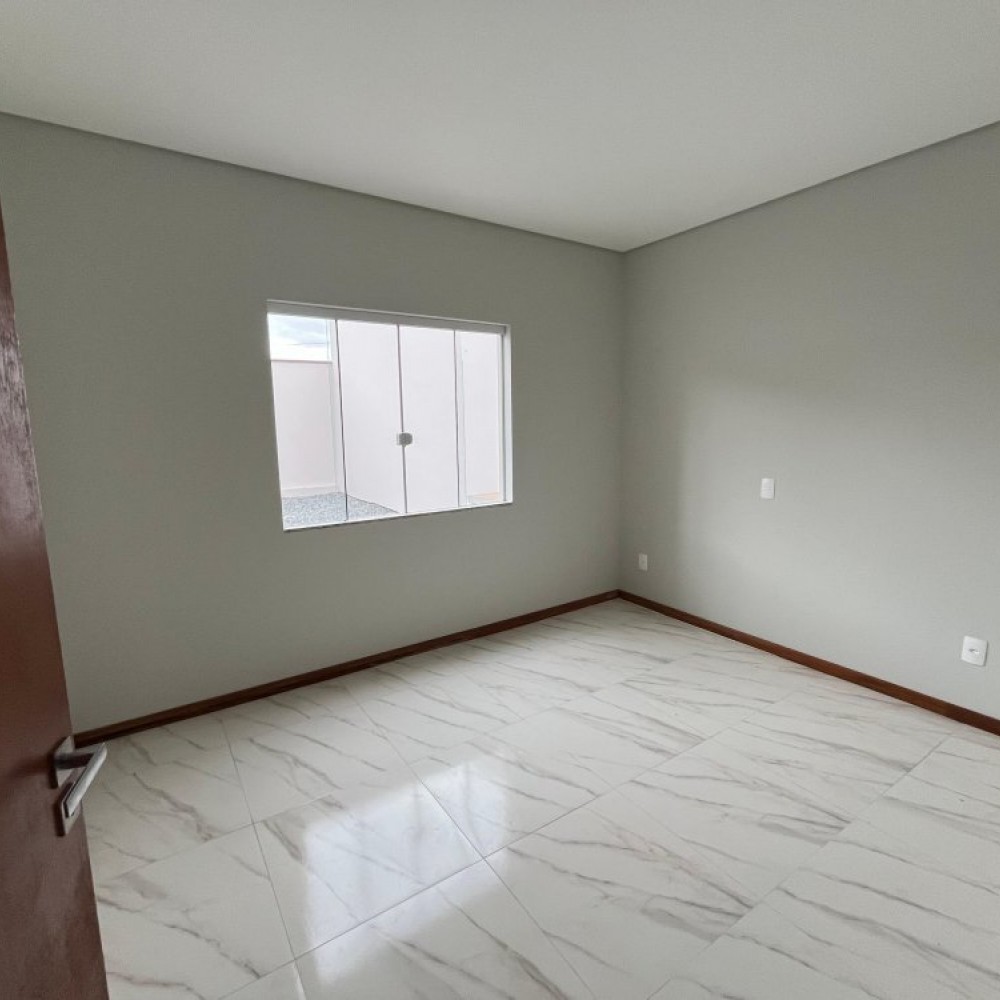 Casa Geminada com Su�te na Estrada Nova