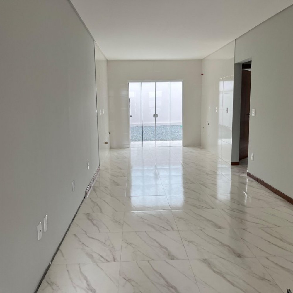 Casa Geminada com Su�te na Estrada Nova