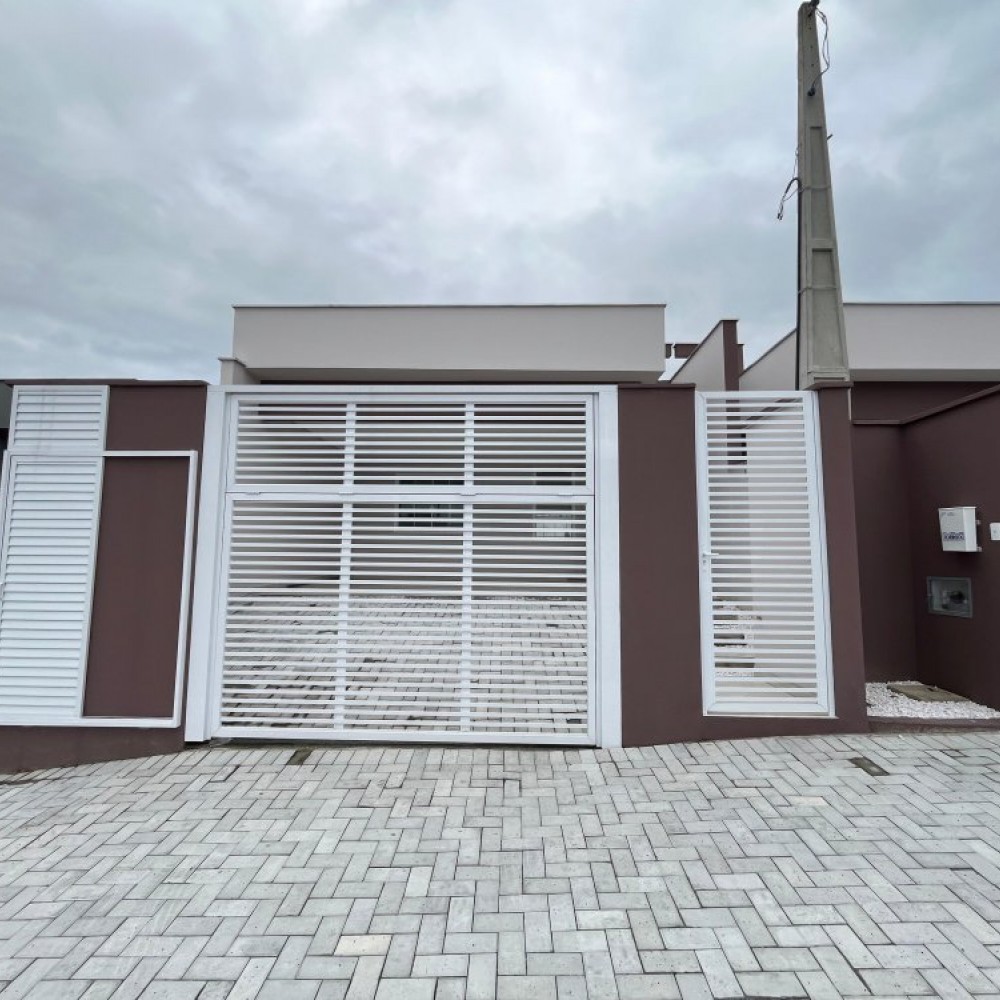 Casa Geminada com Su�te na Estrada Nova