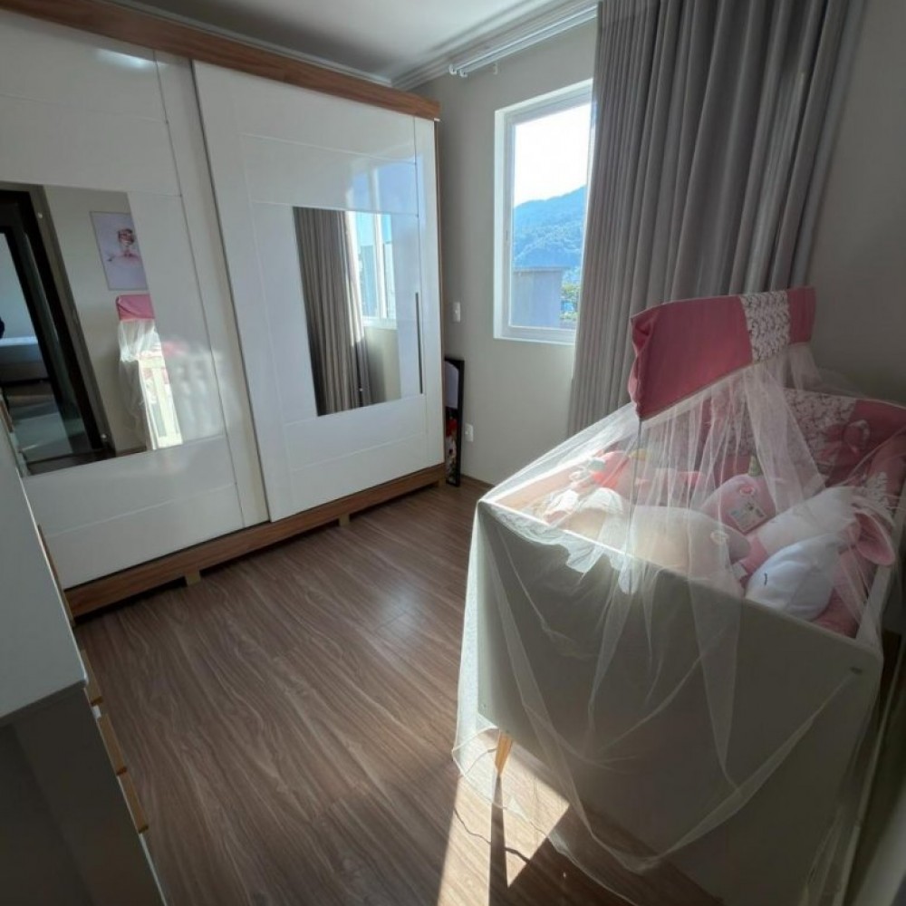 Apartamento com Su�te na Vila Lalau