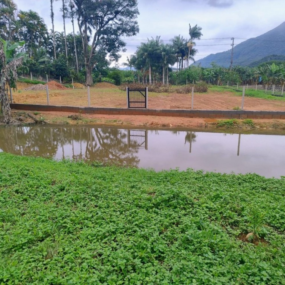 CH�CARA NO BAIRRO NEREU RAMOS