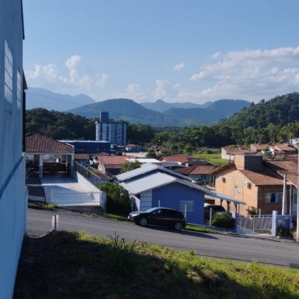 AMPLO TERRENO  NO CENTRRO DE SCHOROEDER