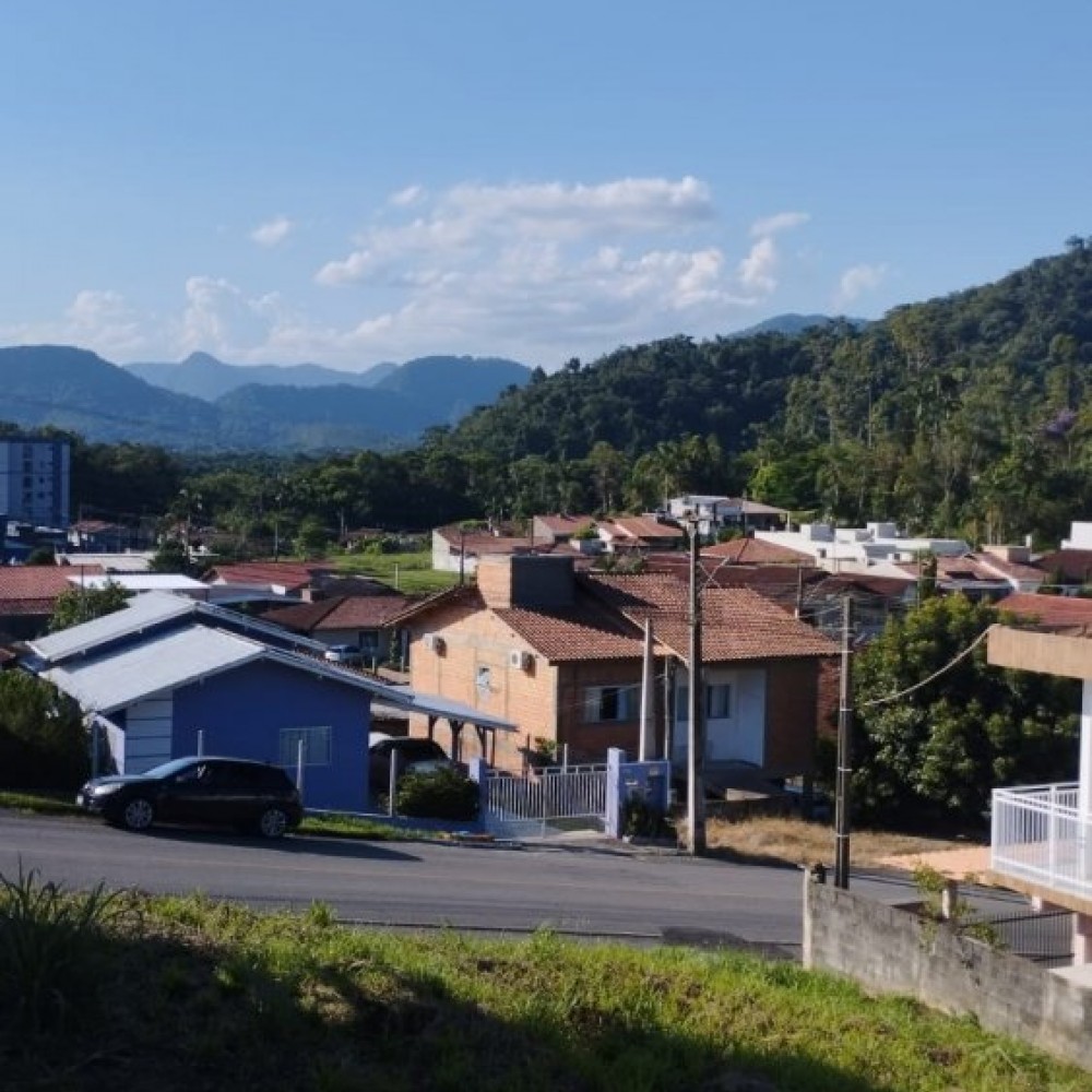 AMPLO TERRENO  NO CENTRRO DE SCHOROEDER