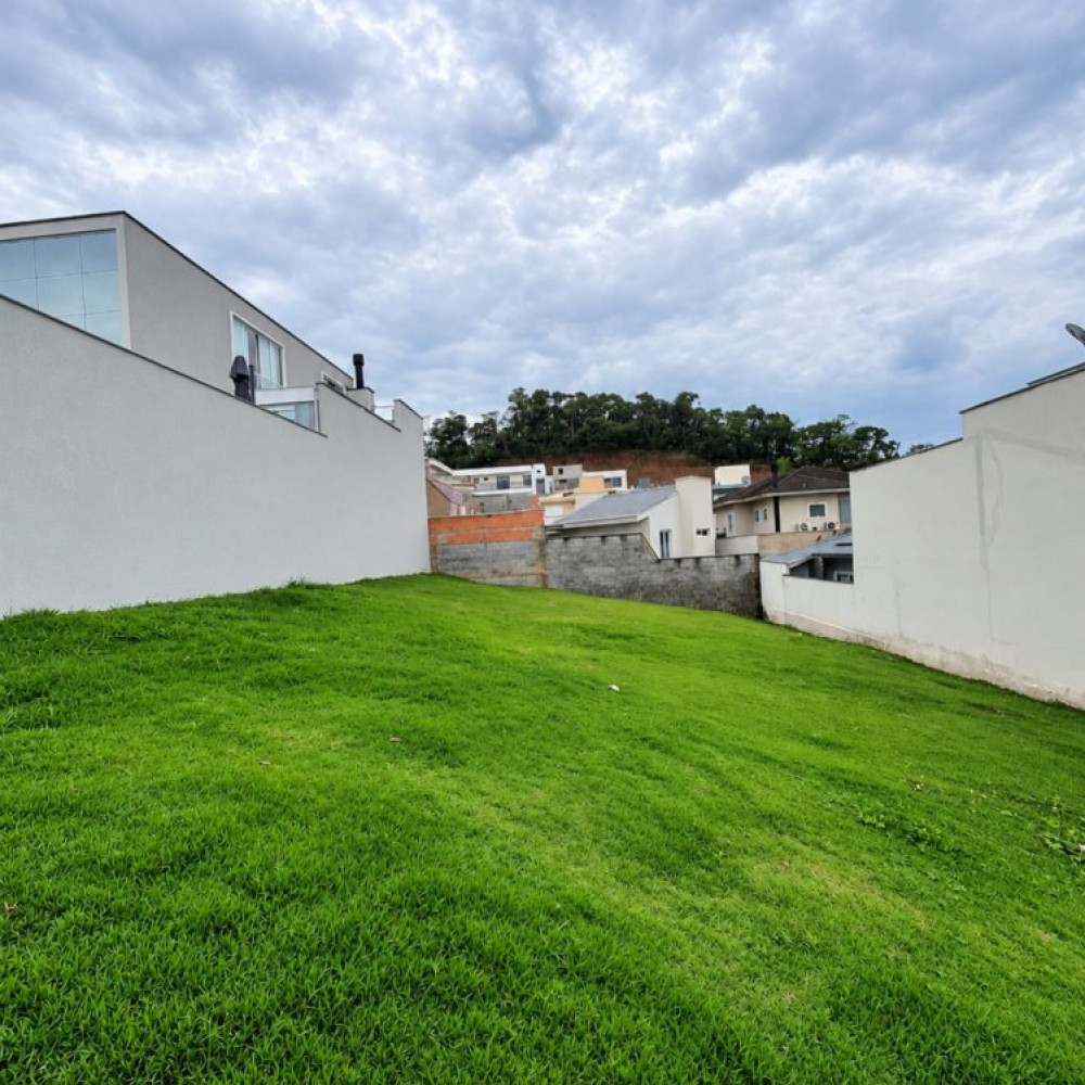 Terreno � venda no bairro Amizade 336 m�