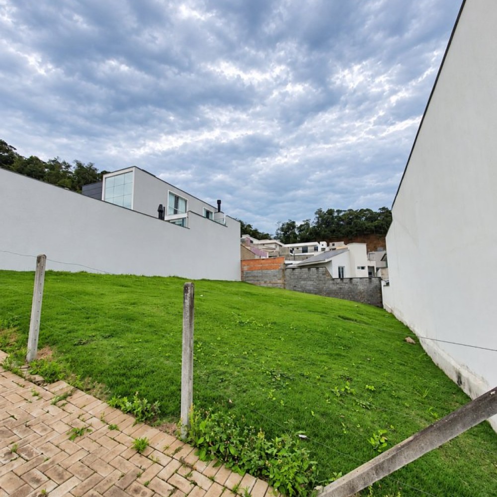 Terreno � venda no bairro Amizade 336 m�