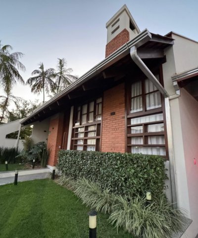 Casa  NO BAIRRO  CENTRO 